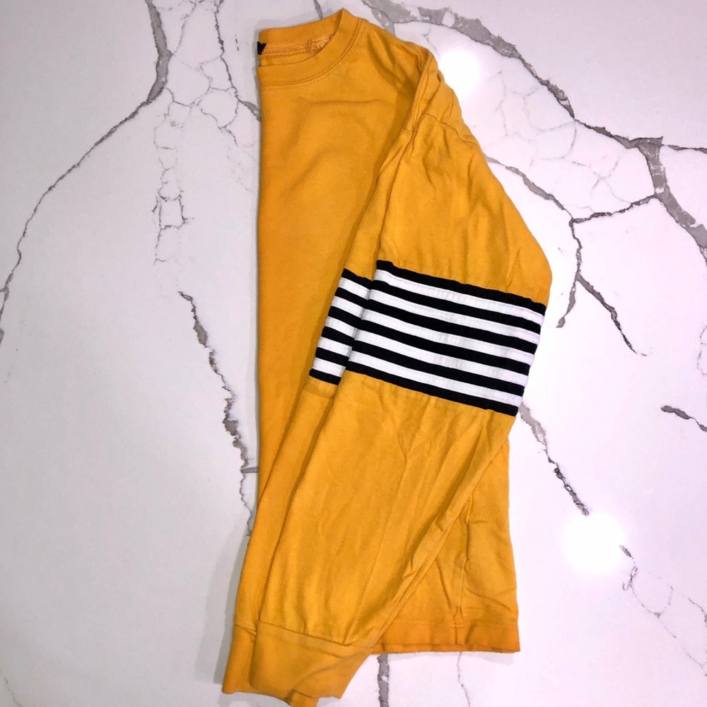 F21 Long-Sleeve Yellow Tee with Stripes 🤩